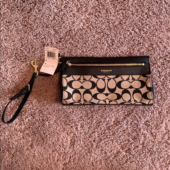 BEAND NEW: Coach Wristlet - Picture 1 of 2